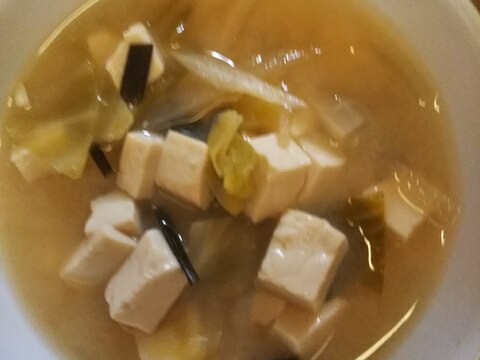 豆腐とキャベツと小ネギの味噌汁